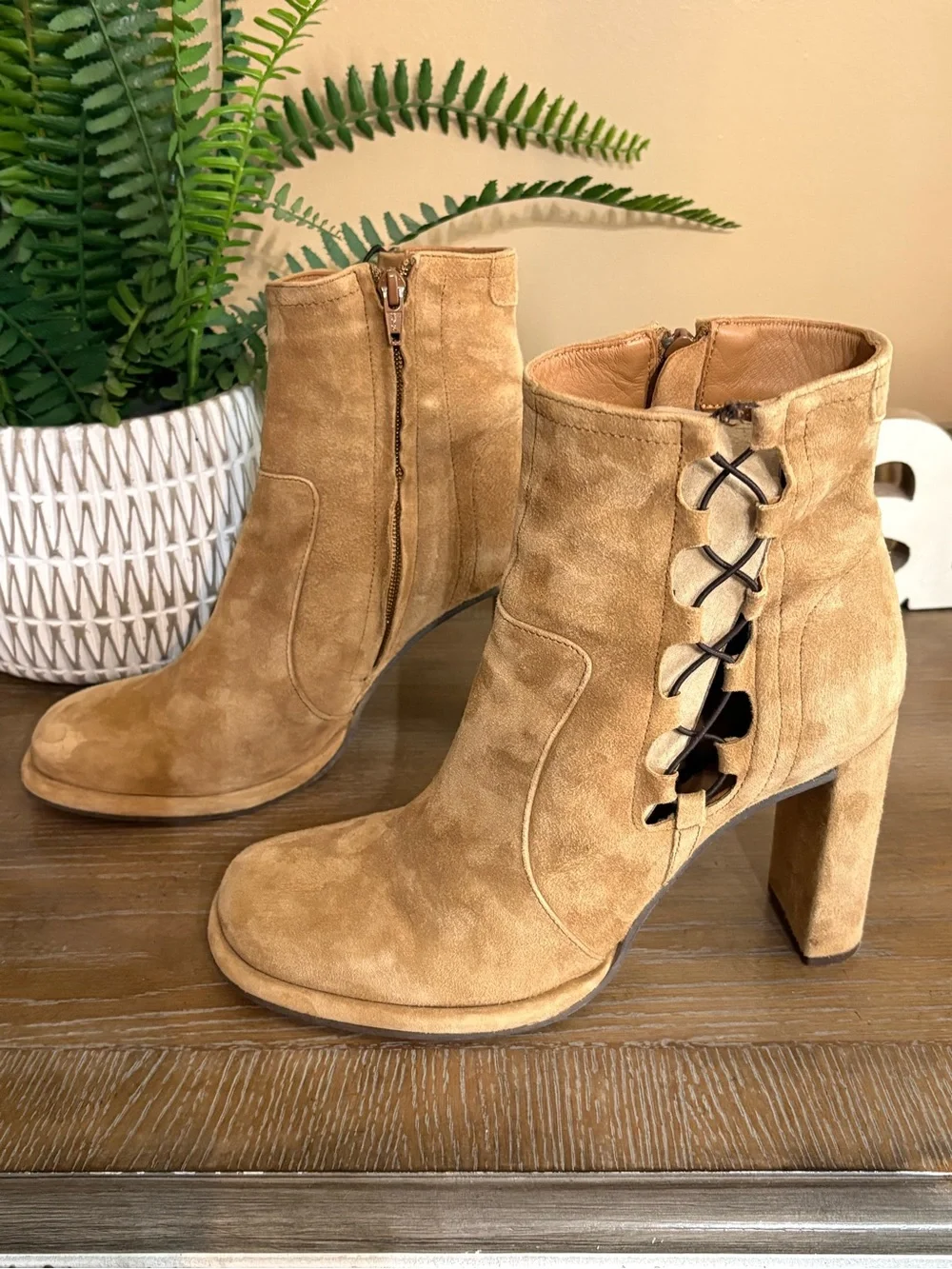 Free People Marietta Tan Suede Block High Heel Cutout EU 39, US 9